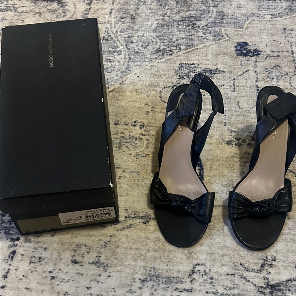 BCBGMaxAzria Elegant Black Bow Sandals